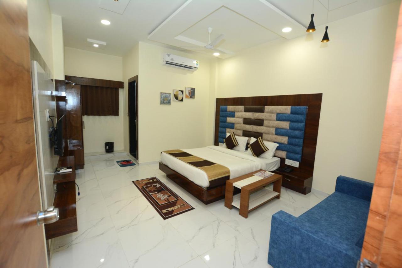 Hotel Villa Inn Ānand Buitenkant foto