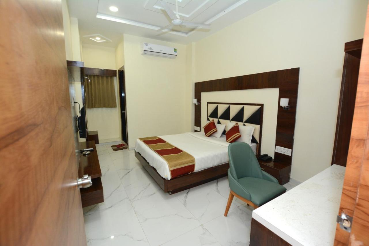 Hotel Villa Inn Ānand Buitenkant foto