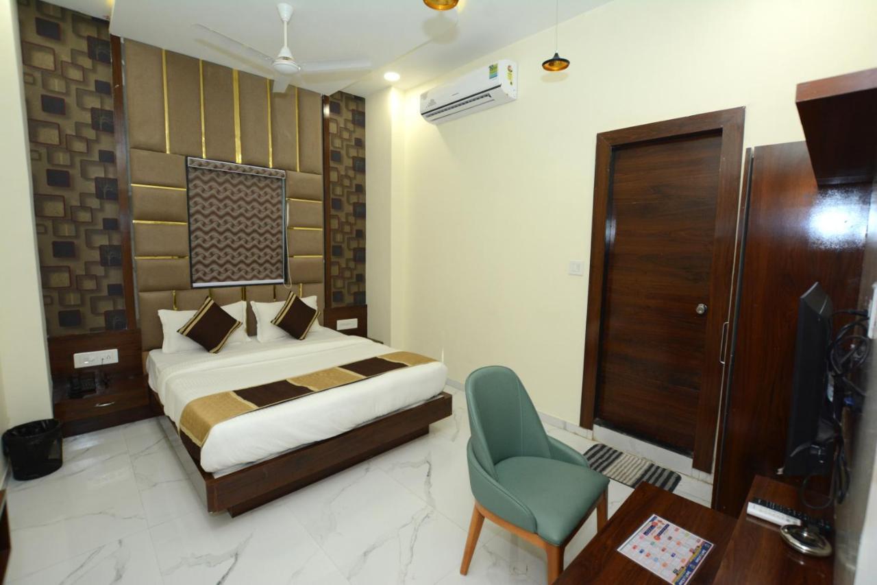Hotel Villa Inn Ānand Buitenkant foto